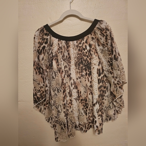 Frank Lyman Animal Print Overlay Faux Cape Blouse - Picture 3 of 6